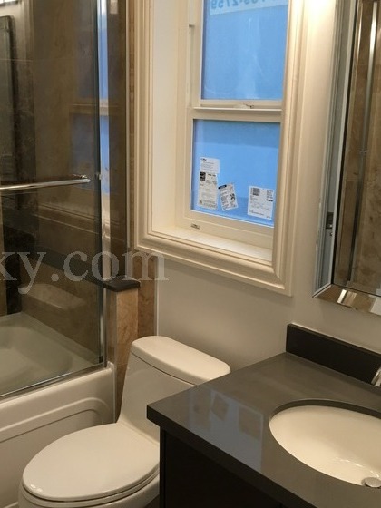 近SFU/CC/Skytrain两卧一厅一卫出租